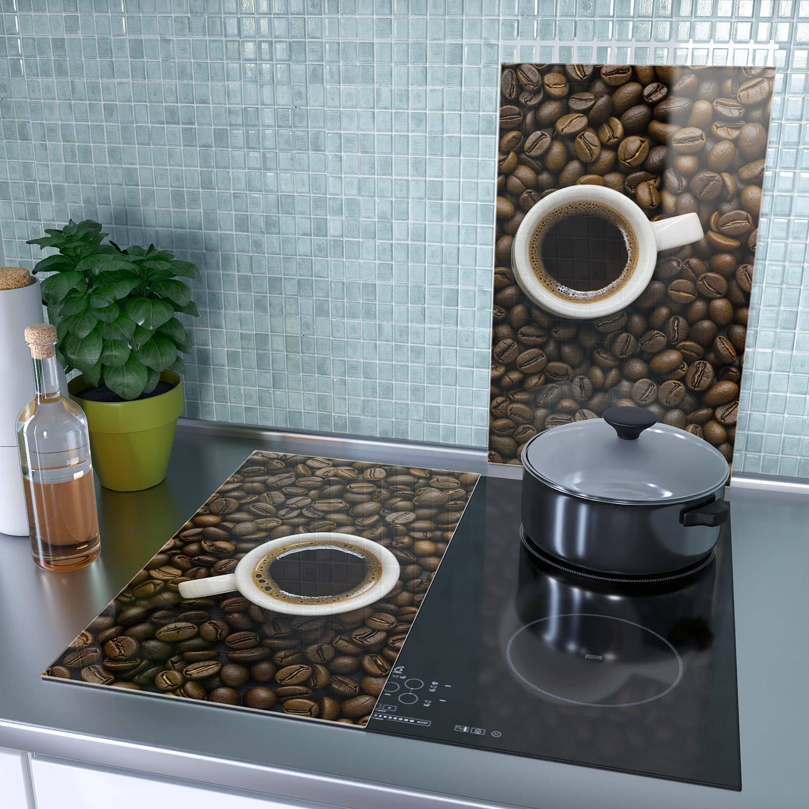 2-teilige Herdabdeckplatte mit Kaffeebohnen und Tassen-Motiv als Spritzschutz hinter dem Kochfeld