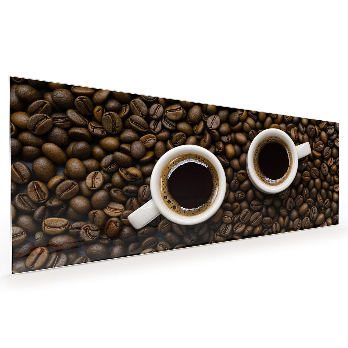 Küchenrückwand aus Glas im Hochformat: Zwei weiße Tassen schwarzen Kaffees von oben auf einem Bett aus Kaffeebohnen #grösse_40 x 100 cm #grösse_50 x 125 cm #grösse_60 x 150 cm
