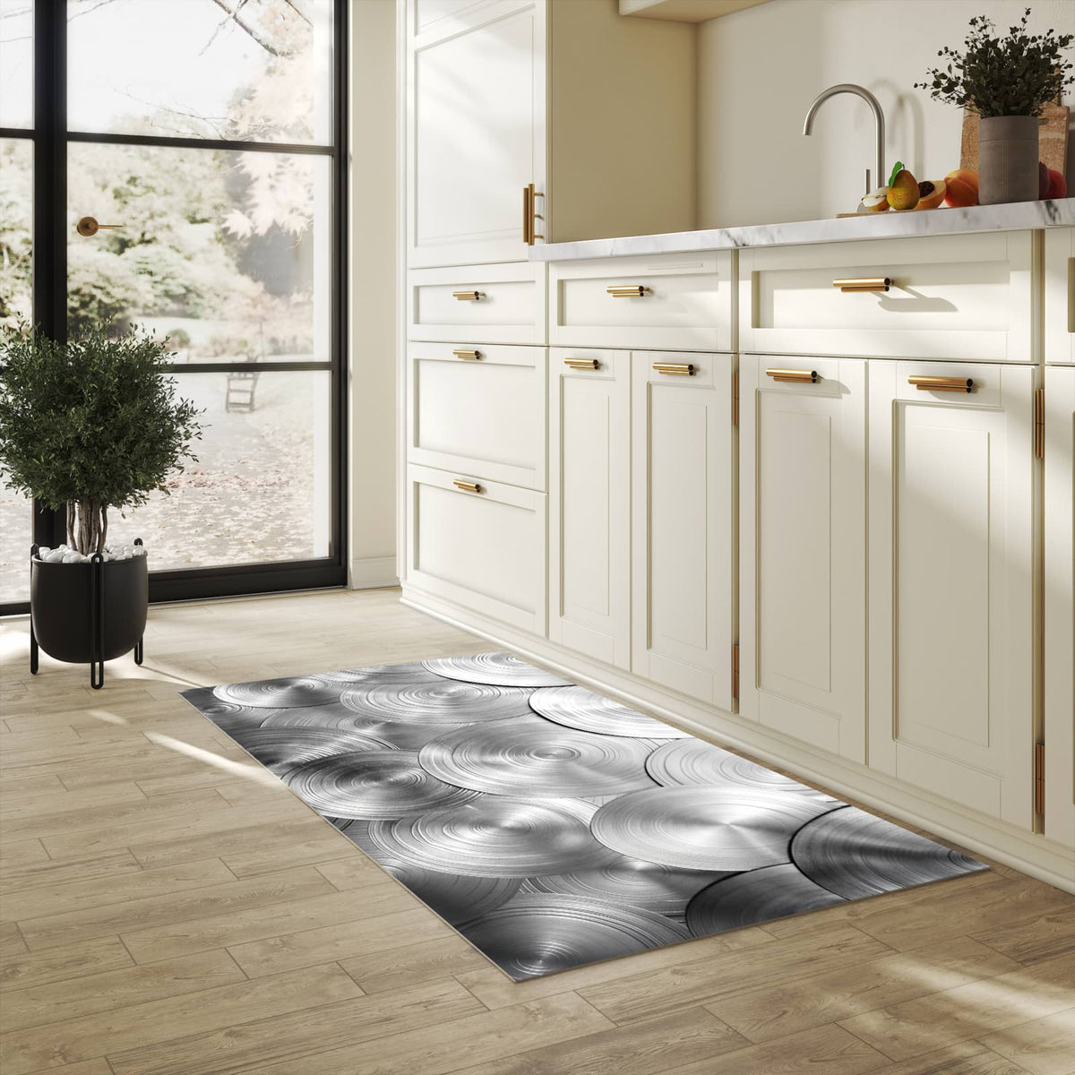 Waschbarer Teppich fürs Esszimmer mit Motiv Metallische Scheiben in heller Küche