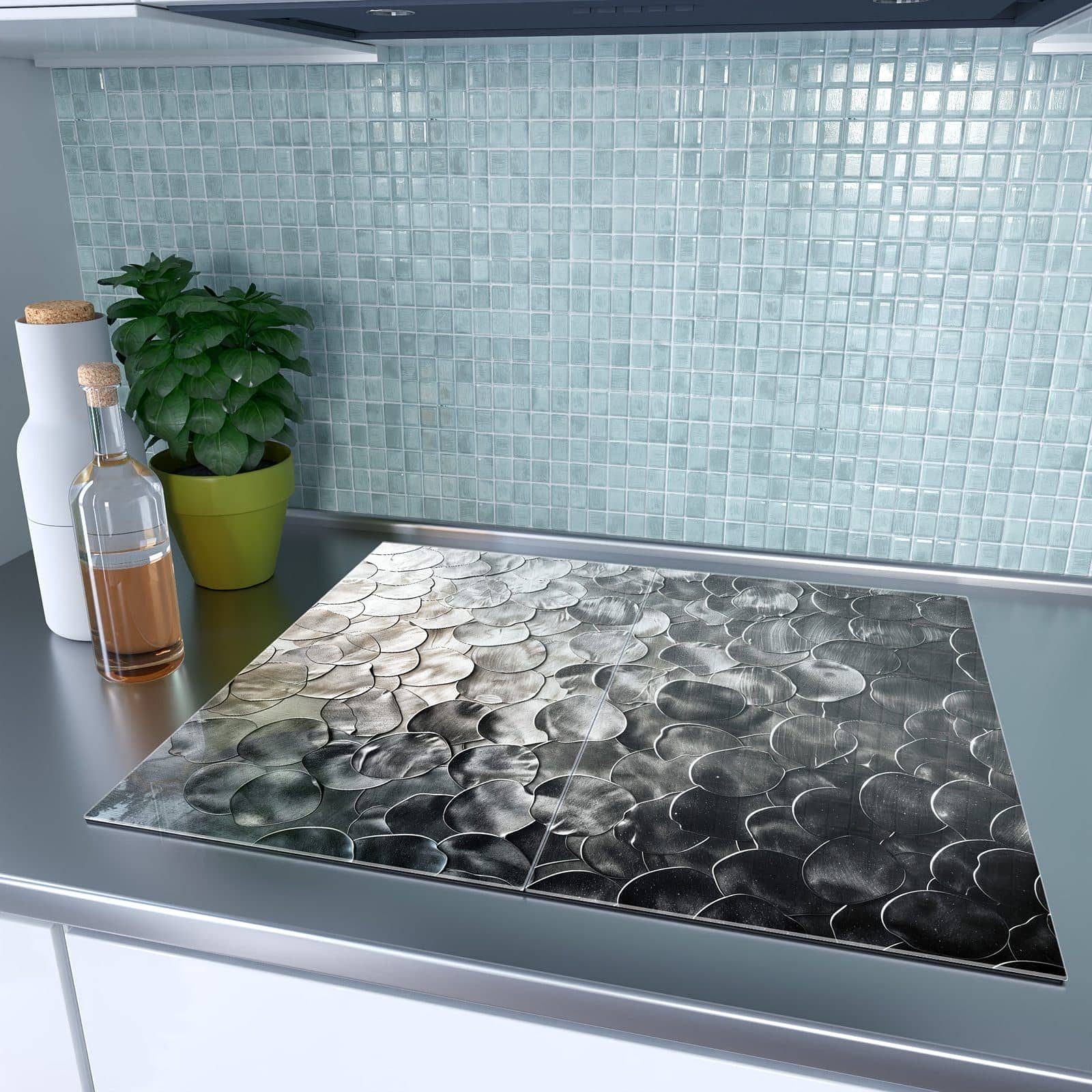 2-teilige Herdabdeckung mit Metallic Schuppen-Motiv auf dem Ceranfeld