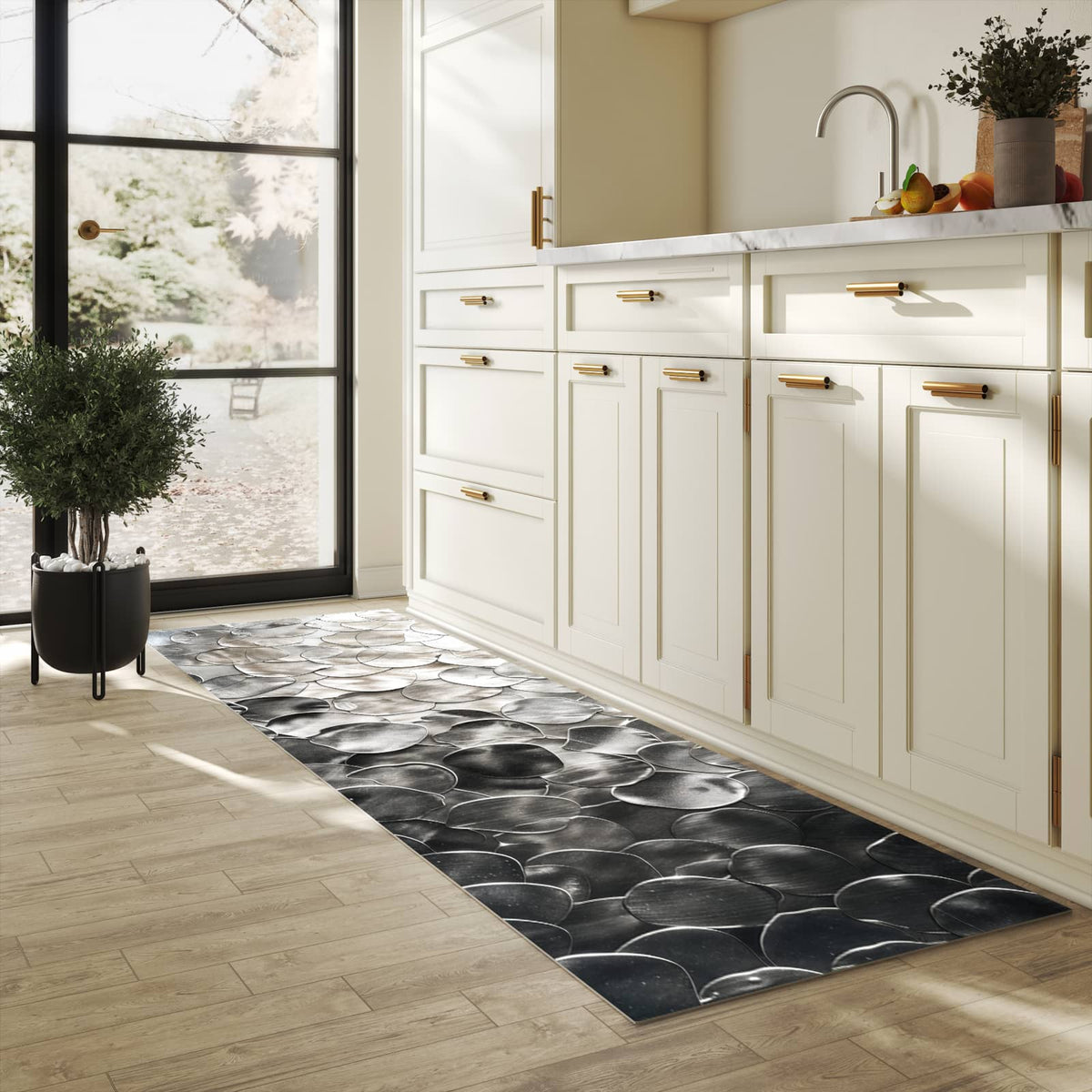 UV-beständiger Küchenläufer mit Motiv Metallic Schuppen in heller Küche