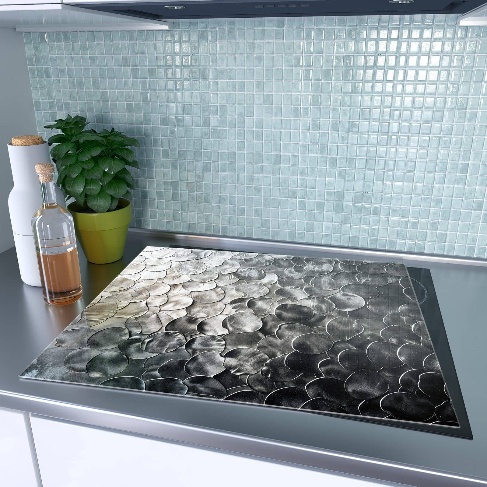 1-teilige Herdabdeckung mit Metallic Schuppen-Motiv auf dem Ceranfeld