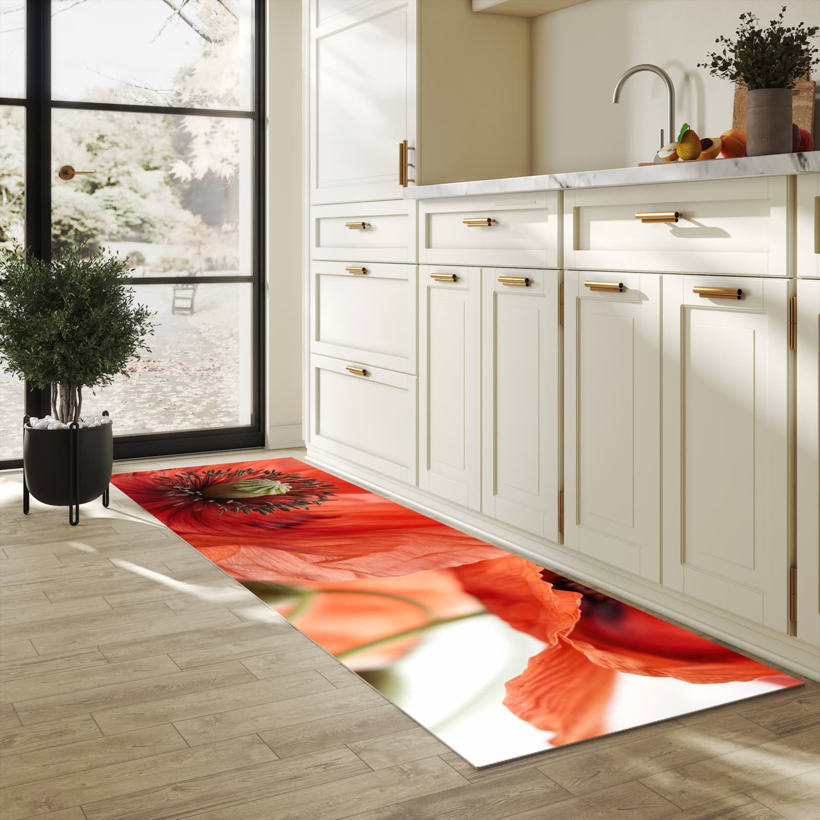 Pflegeleichter dünner Küchenteppich mit Motiv Mohnblüten in heller Küche