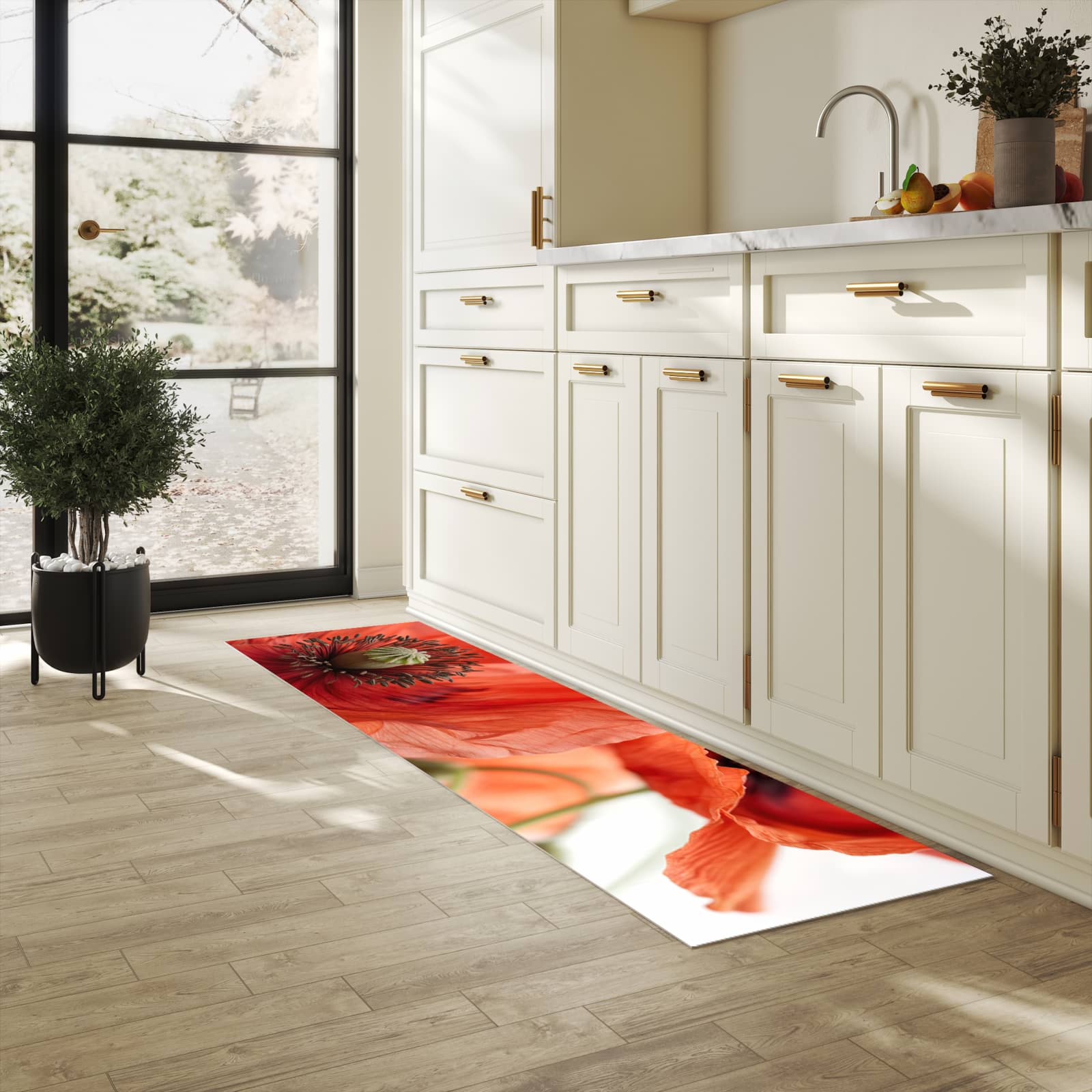 Wasserabweisender Küchenläufer mit Motiv Mohnblüten in heller Küche
