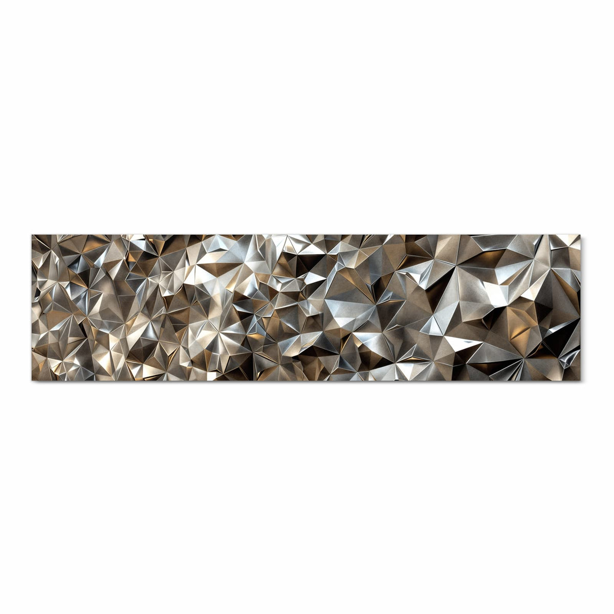 Dicht gepackte facettierte Metallflächen in Silber mit warmen Bronzetönen