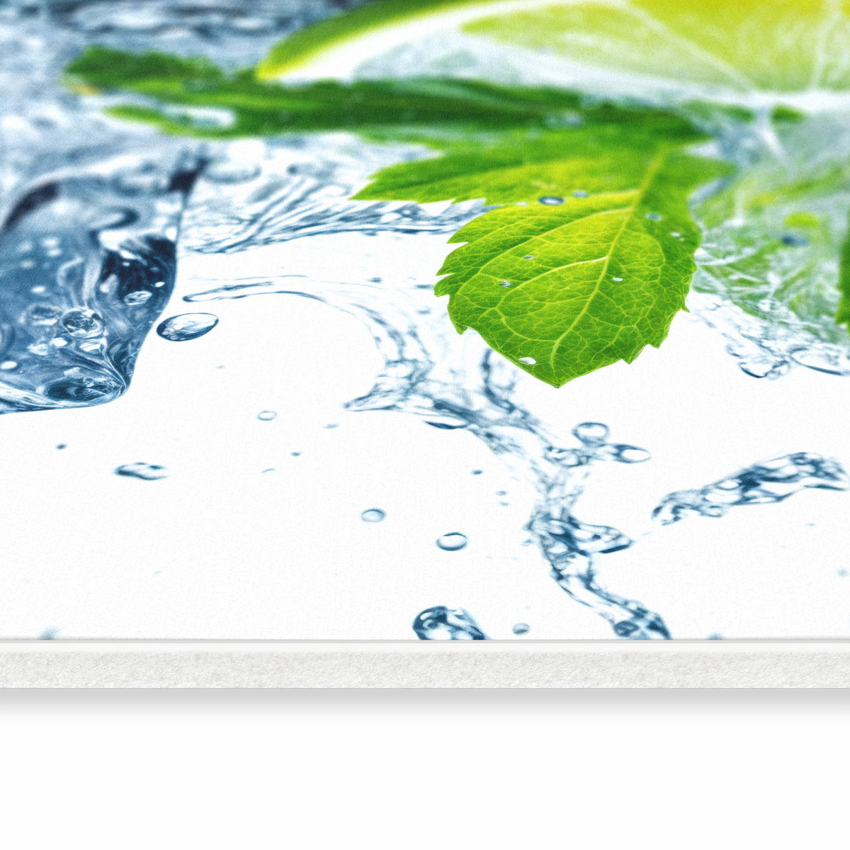 Flacher rutschfester Küchenteppich mit Motiv Limettenspritzer in seitlicher Ansicht