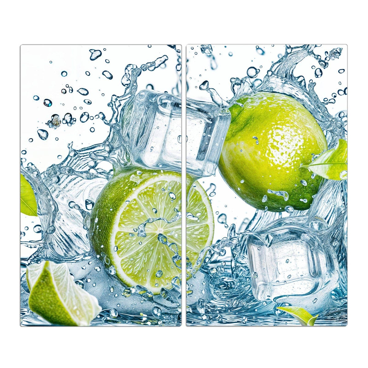 Ganze Limette, halbe Limette und Eiswürfel in aufspritzendem Wasser