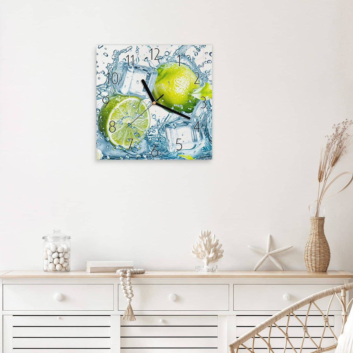 Wanduhr Limetten mit Eis aus Glas – Quadratisch 30 × 30 cm – Limetten und Eis im Wasserspritzer