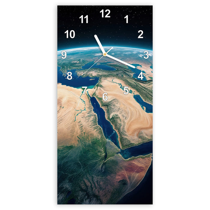 Wanduhr Erde aus dem All aus Glas – Hochformat 30 × 60 cm mit Ziffernblatt Modern