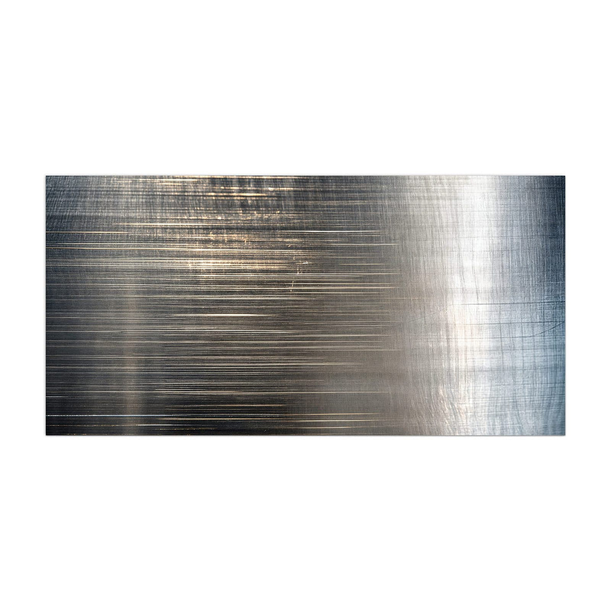 Küchenrückwand aus Glas Gebürstetes Metall im Hochformat, Motiv bildfüllend von vorn