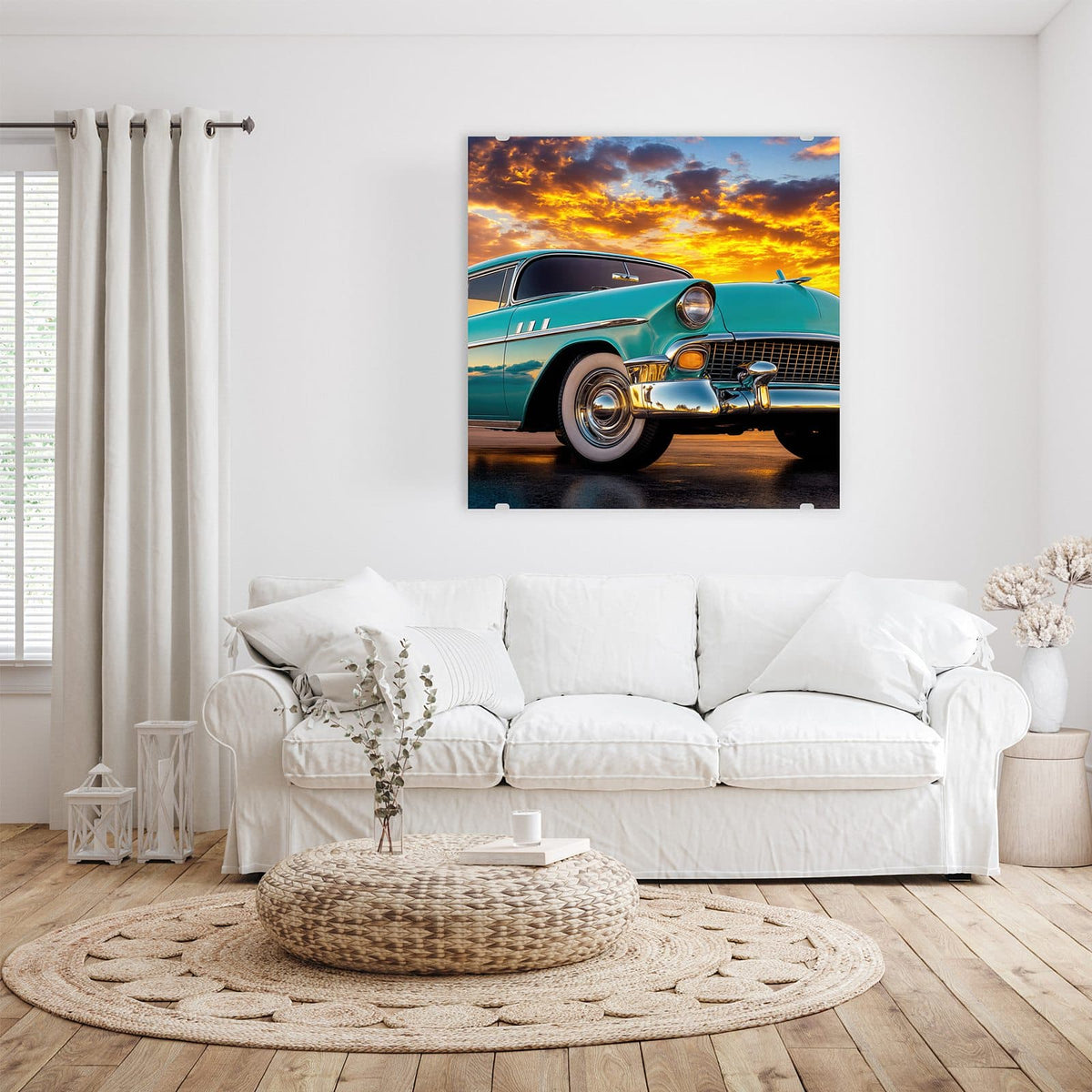 Glasbild Türkiser Oldtimer an der Wand – Türkisfarbener US-Straßenkreuzer der 50er mit Chrom und Weißwandreifen vor orangem Abendhimmel