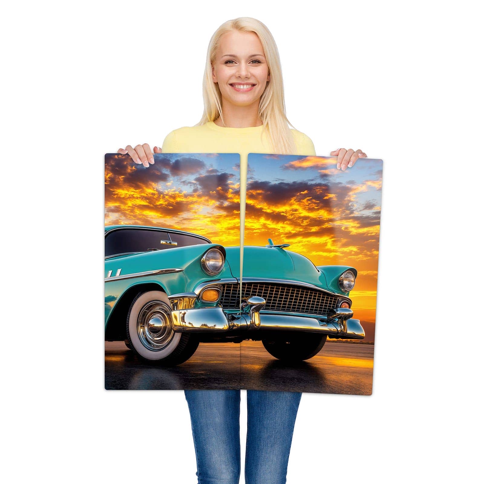 2-teilige Abdeckplatte für Ceranfeld mit Retro Oldtimer-Motiv wird zur Größendarstellung gehalten
