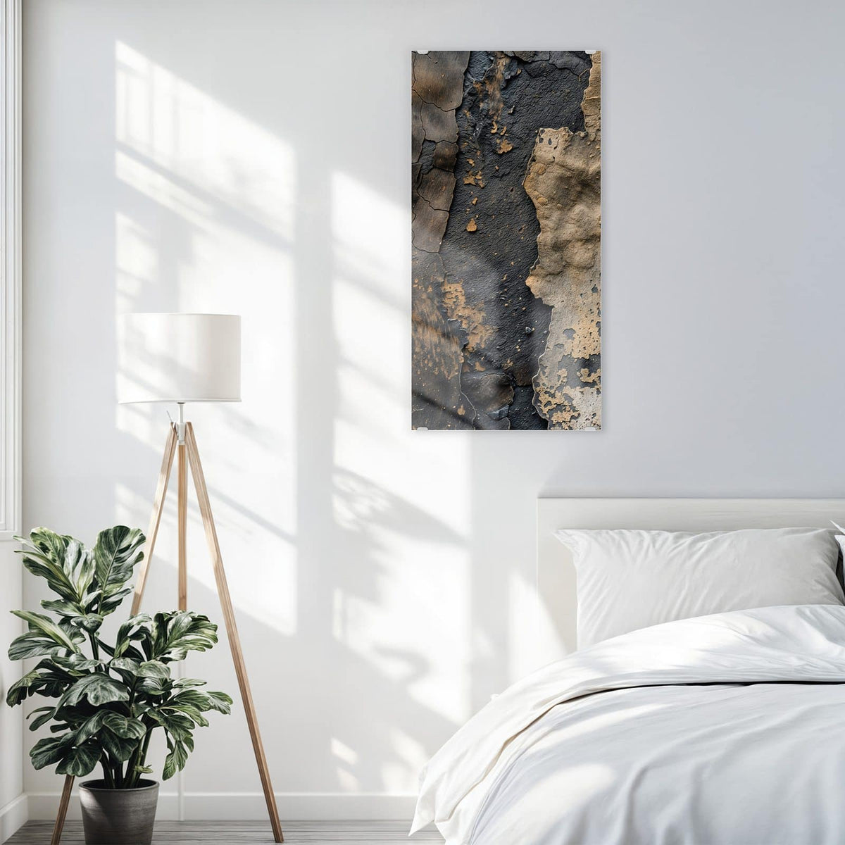 Glasbild Ocker auf Schwarz an der Wand – Links schwarze rissige Farbschicht, rechts abgeplatzte sandfarbene Schicht darüber