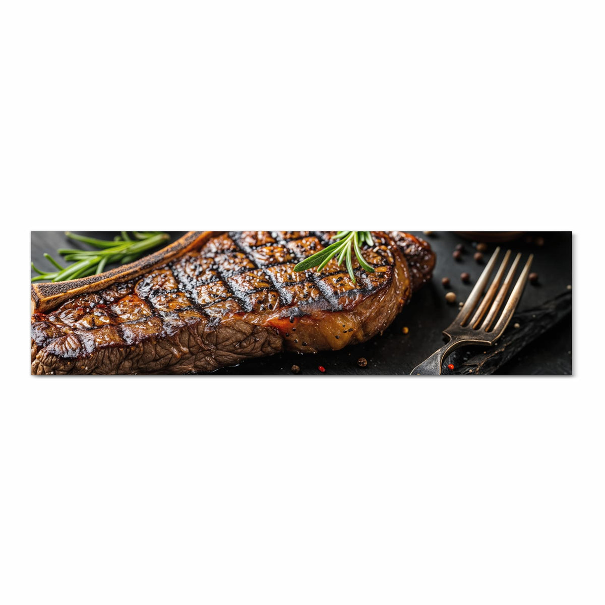 Feuchtigkeitsresistenter dünner Küchenteppich mit Motiv Gegrilltes Steak in Frontansicht