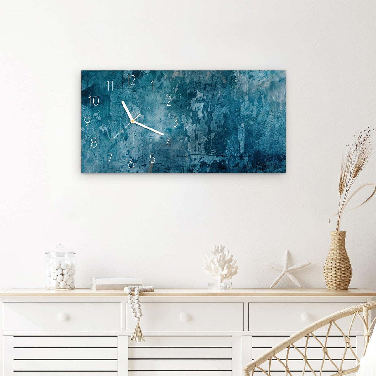 Wanduhr Abstrakte & Textur aus Glas – Querformat 60 × 30 cm – Verwitterte Oberfläche in tiefem Blau