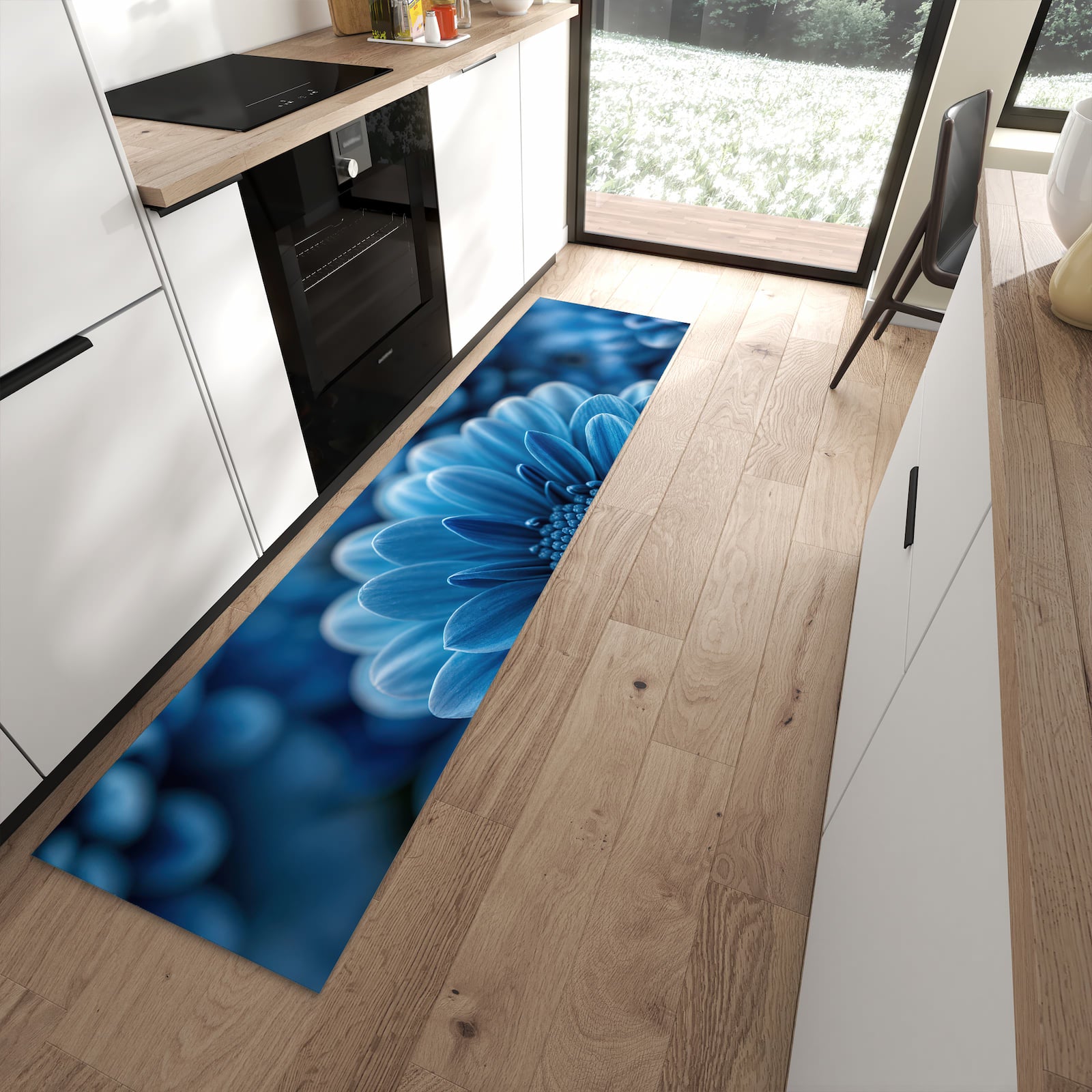 Komfortabler Küchenteppich mit Motiv Blaue Blume in moderner Küche - abwaschbar