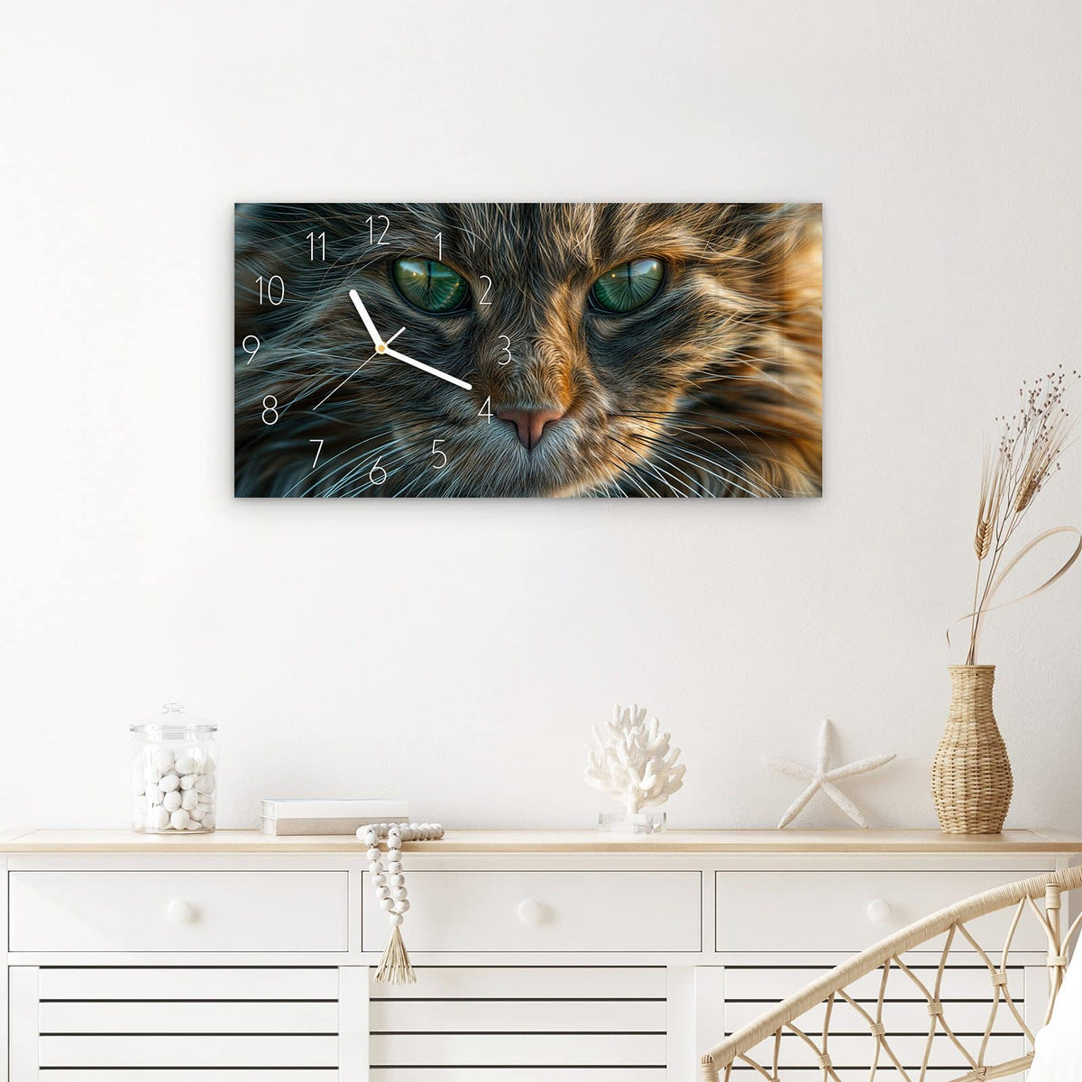 Wanduhr Nahaufnahme & Katze aus Glas – Querformat 60 × 30 cm – Katzenporträt mit grünen Augen