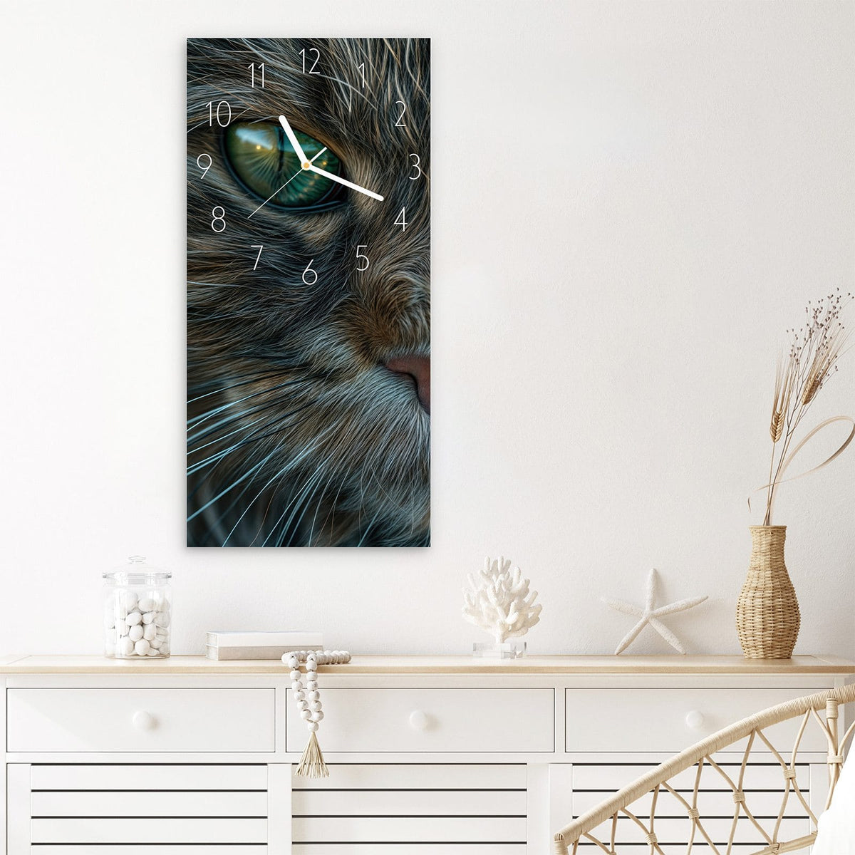 Wanduhr Nahaufnahme & Katze aus Glas – Katzenporträt mit grünen Augen