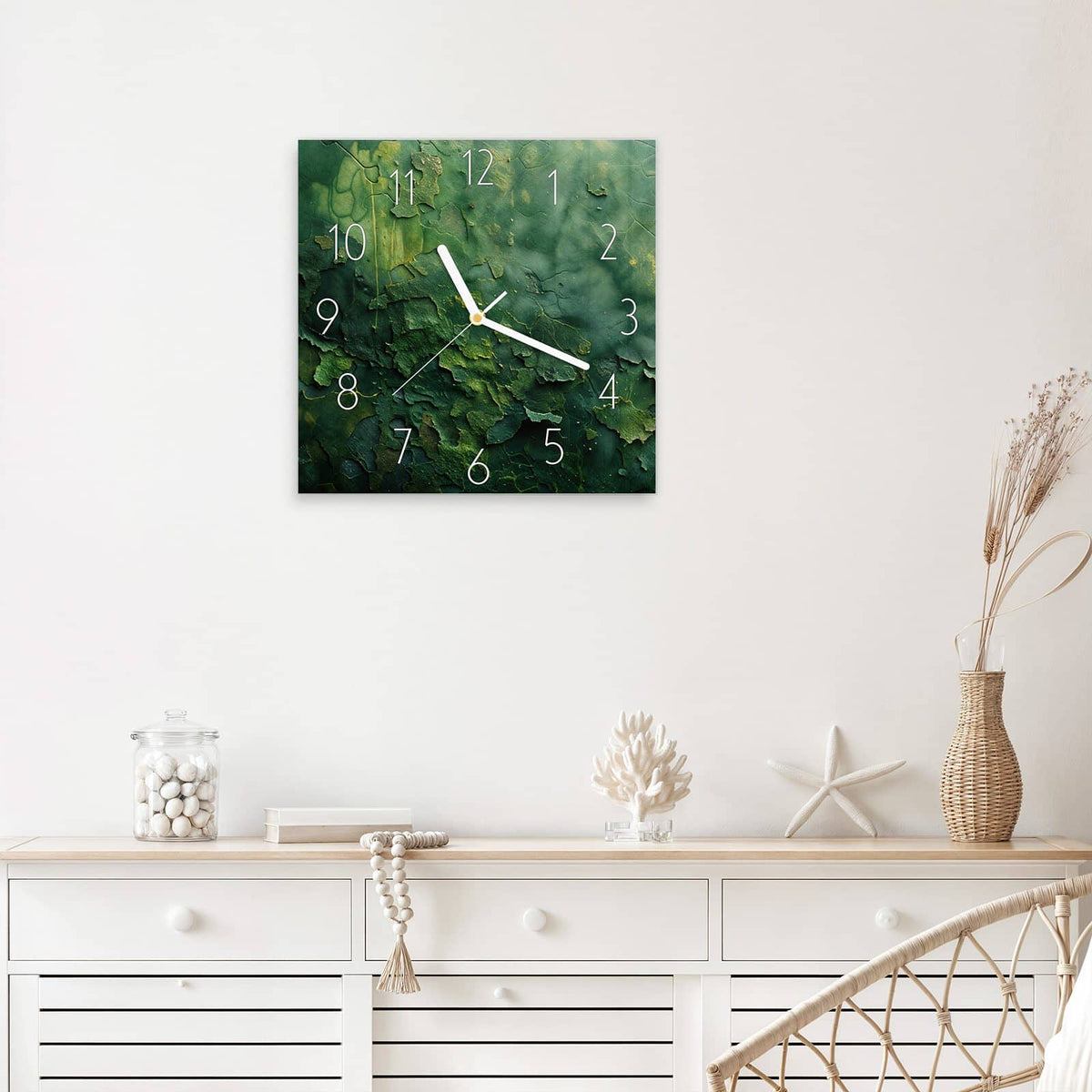 Wanduhr Abblätterndes Grün aus Glas – Quadratisch 30 × 30 cm – Abblätternde Struktur in tiefem Grün