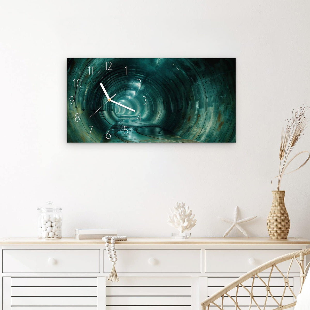 Wanduhr Verlassener Tunnel aus Glas – Querformat 60 × 30 cm – Kurviger Tunnel in kühlem Blaugrün