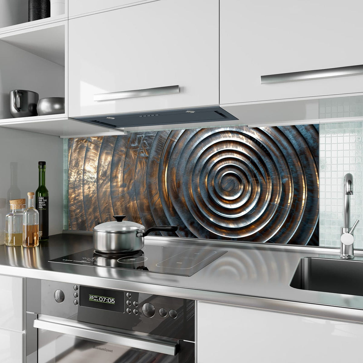Küchenrückwand aus Glas Metallringe im Hochformat als Spritzschutz hinter dem Kochfeld, über dem Fliesenspiegel montiert