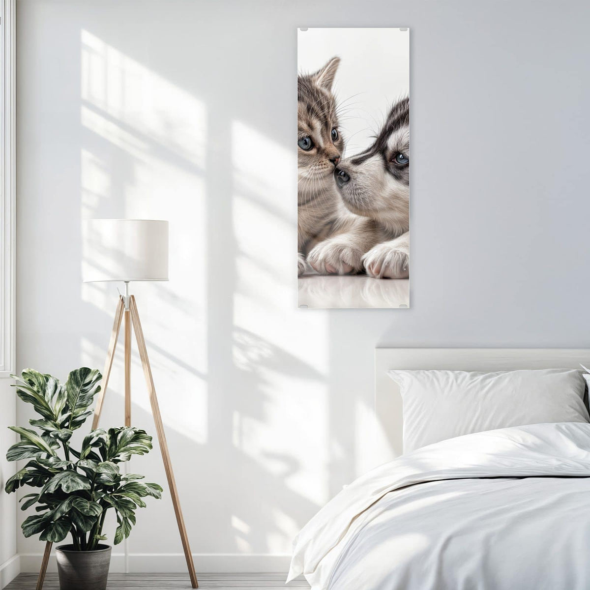 Glasbild Husky und Kätzchen an der Wand – Getigertes Kätzchen und Husky-Welpe liegen Nase an Nase beieinander