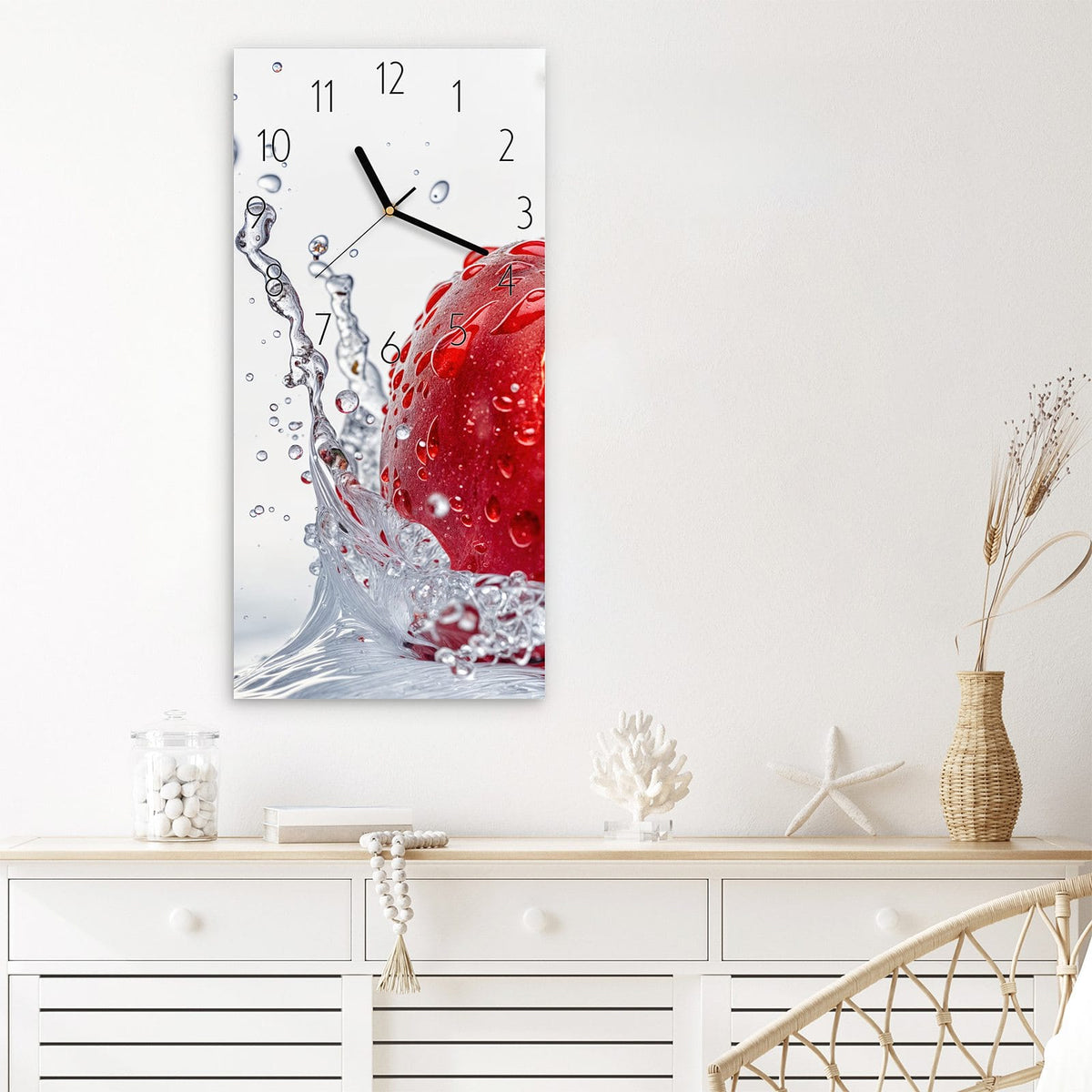 Wanduhr Spritzender Apfel aus Glas – Roter Apfel im Wasserspritzer