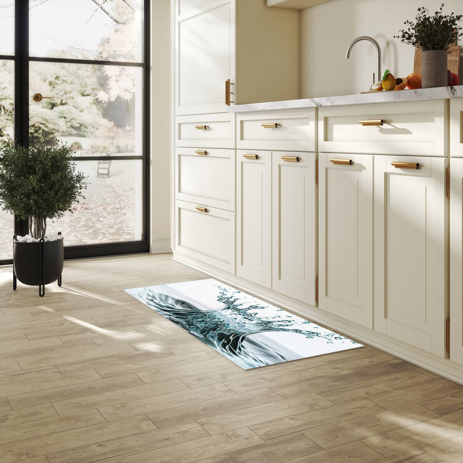 Flacher rutschfester Küchenläufer mit Motiv Wassertropfen Splash in heller Küche