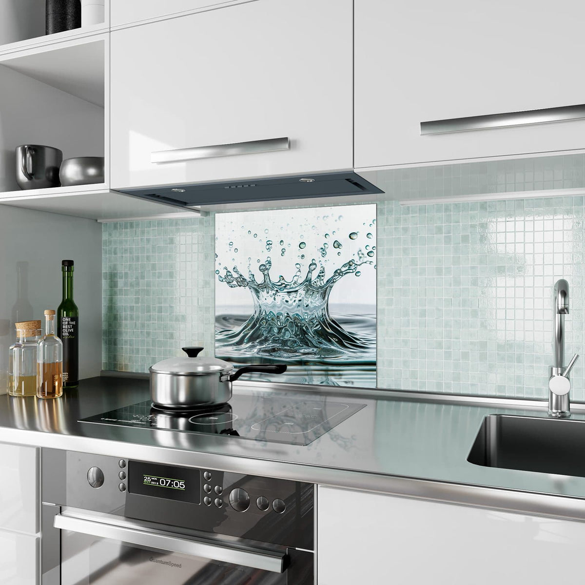 Küchenrückwand Spritzende Wasserkrone aus Glas – Kristallklarer Wasserspritzer in Aquamarin