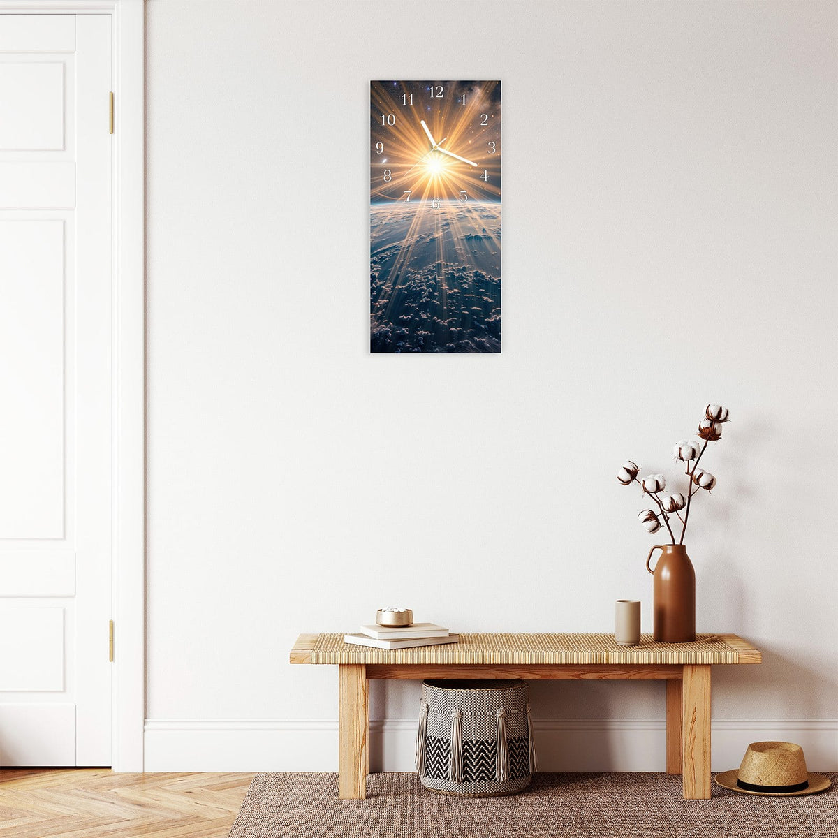 Moderne Wanduhr aus Glas mit Farbtiefe – Wanduhr Sonnenaufgang über Erde aus Glas – Hochformat 30 × 60 cm