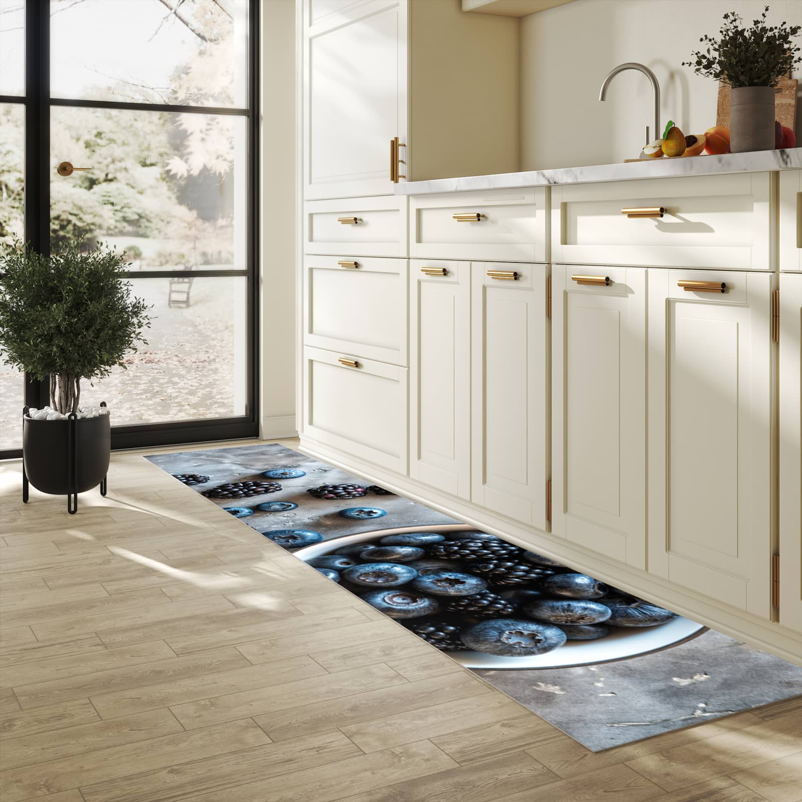 Abwaschbarer Küchenteppich mit Motiv Heidelbeeren Brombeeren in heller Küche