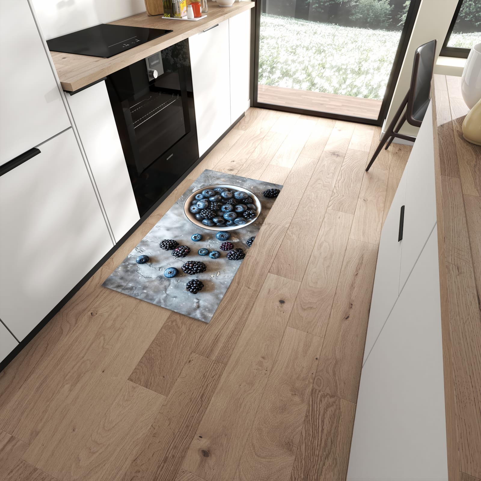 Geruchsneutraler Küchenteppich mit Motiv Heidelbeeren Brombeeren in moderner Küche #grösse_60 x 120 cm
