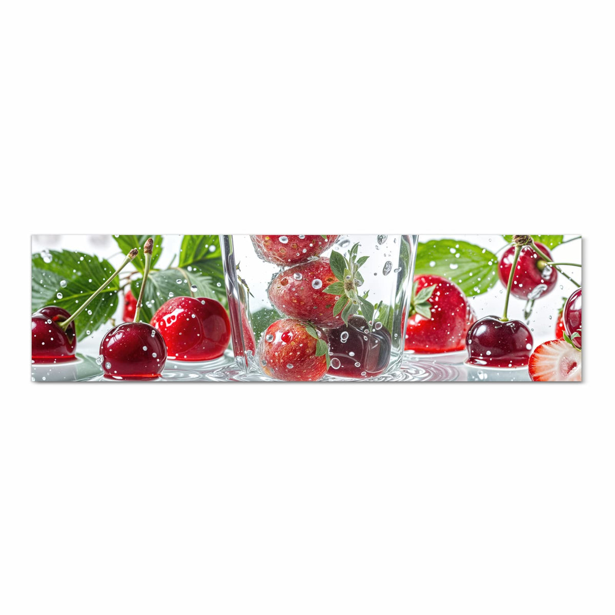 Farbbeständiger Teppich für die Küche mit Motiv Erdbeeren und Kirschen in Frontansicht