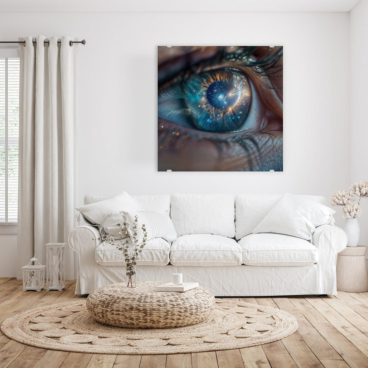Makro eines menschlichen Auges, in der Iris ein blau-goldener Sternennebel