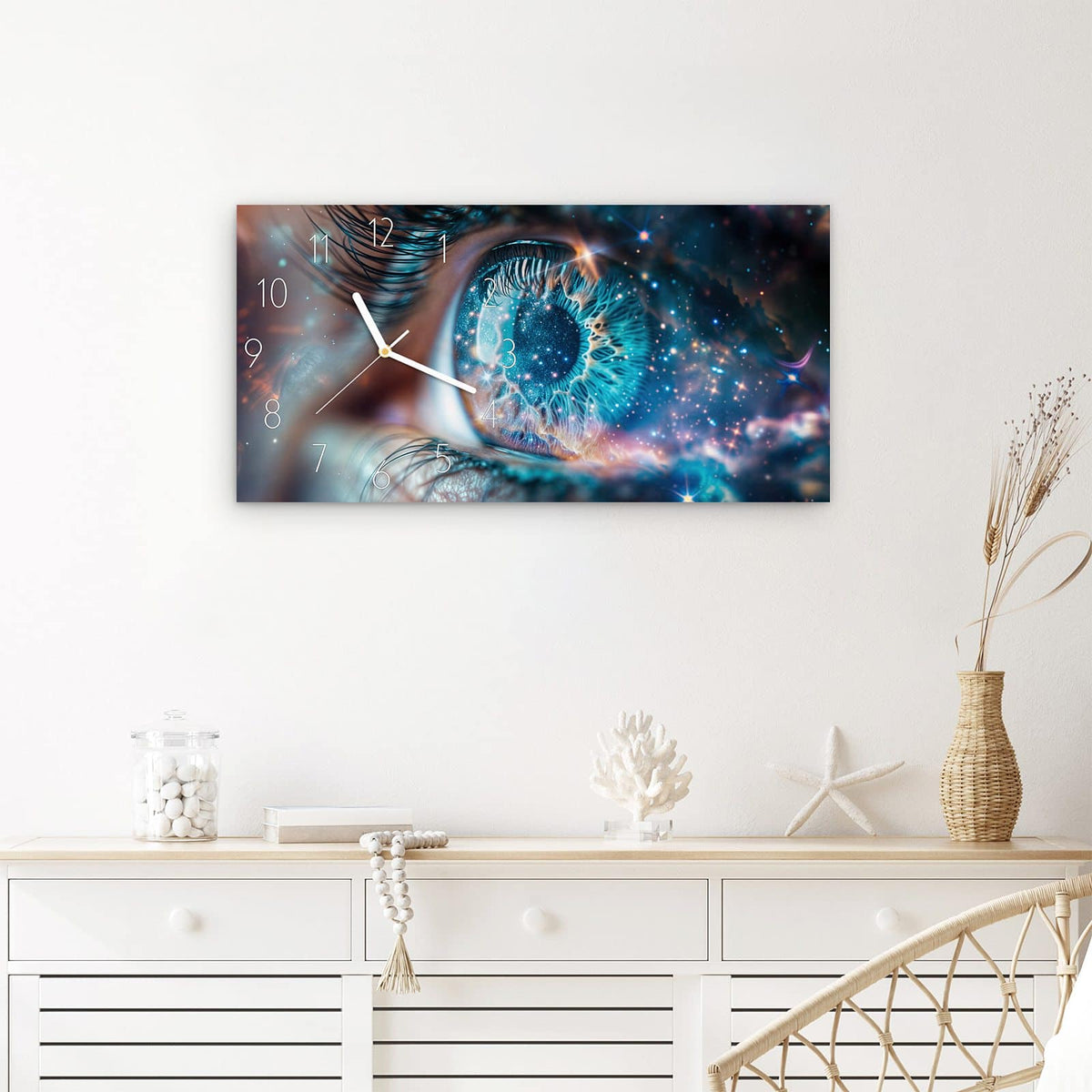 Wanduhr Galaktisches Auge aus Glas – Querformat 60 × 30 cm – Auge voller Sterne in Türkis