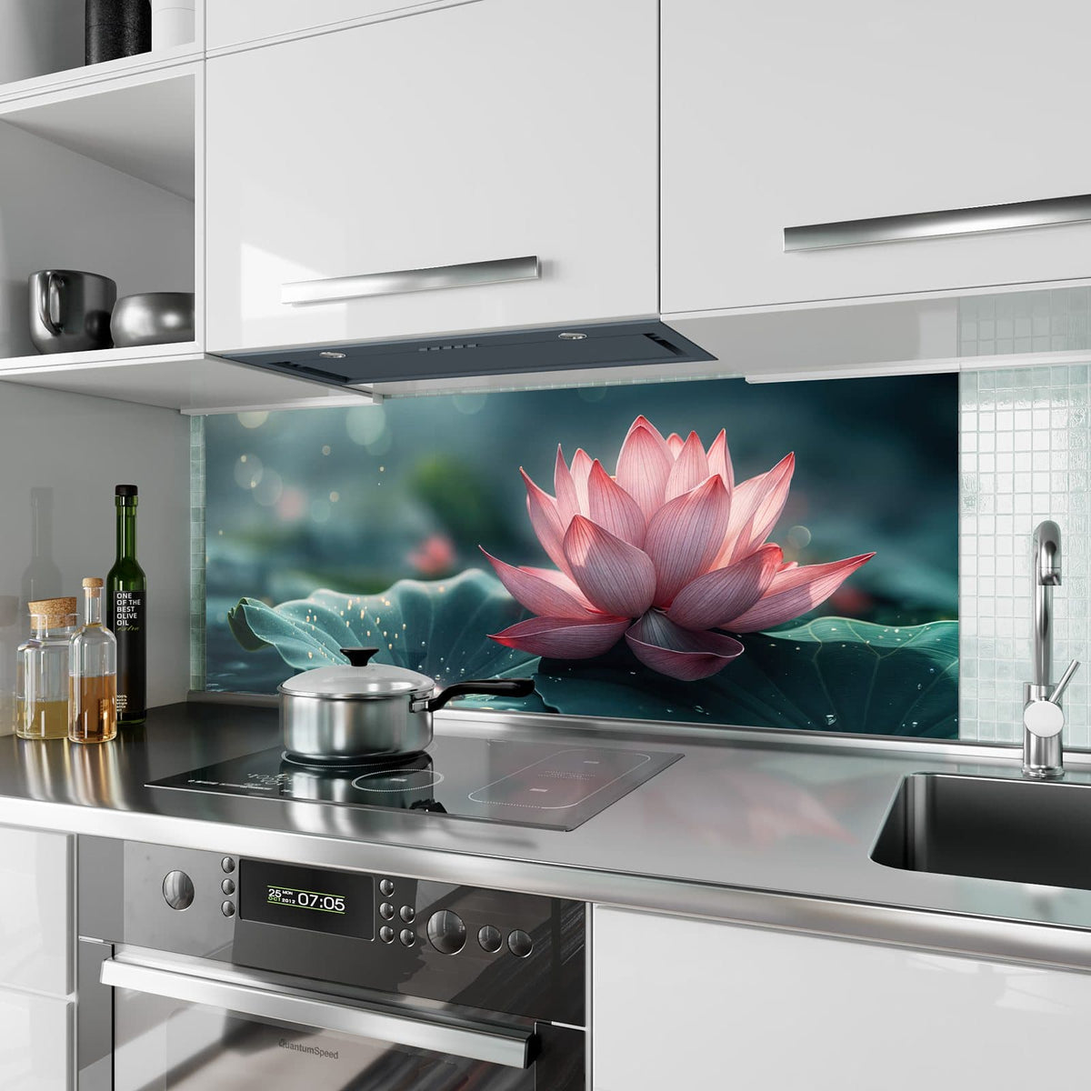 Küchenrückwand aus Glas Rosa Lotusblüte im Hochformat als Spritzschutz hinter dem Kochfeld, über dem Fliesenspiegel montiert