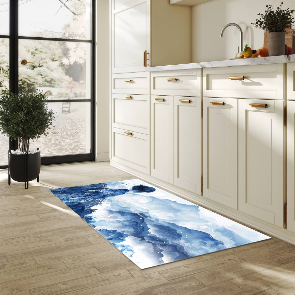 Feuchtigkeitsresistenter Küchenteppich mit Motiv Asiatische Landschaft in heller Küche