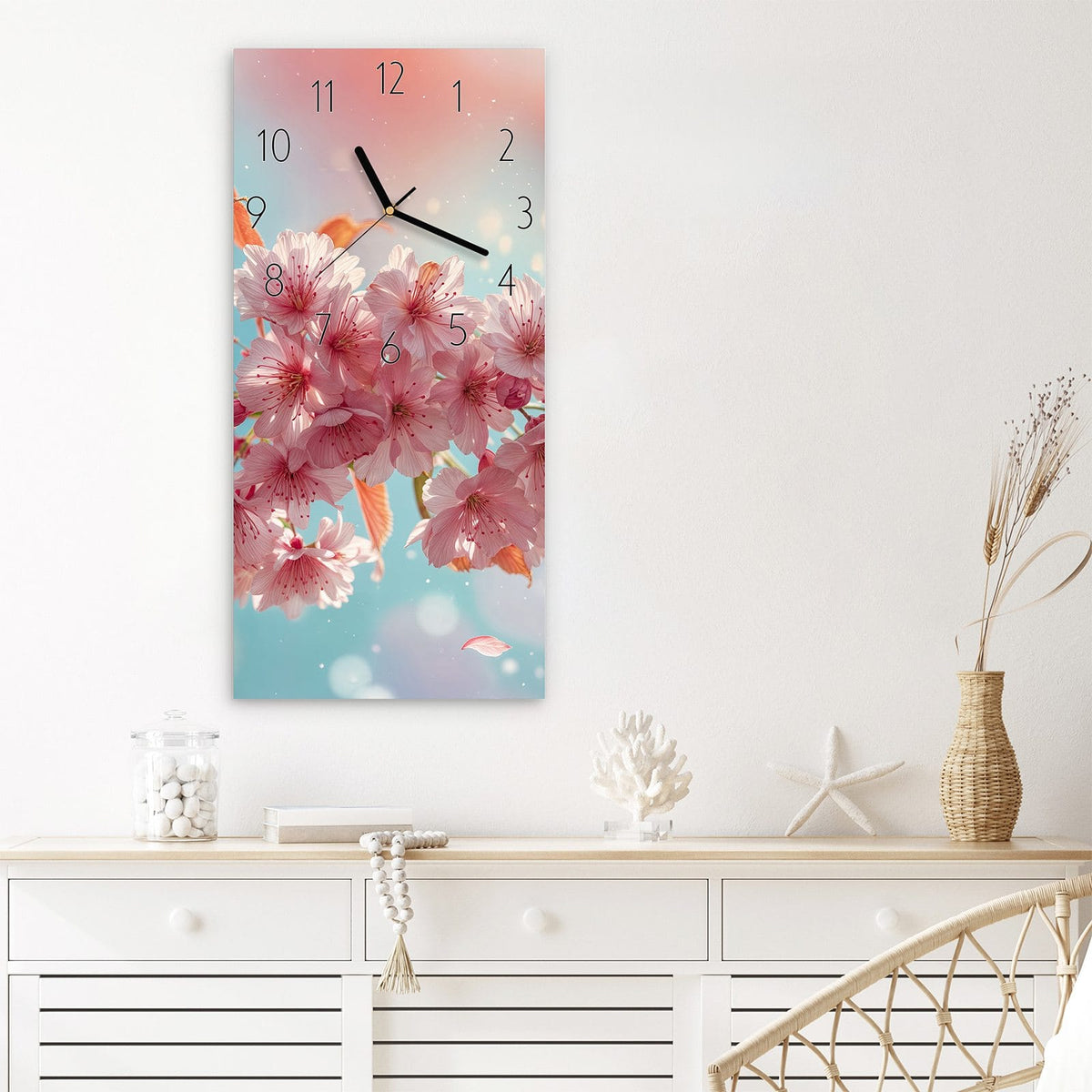 Wanduhr Kirschblüte Himmel aus Glas – Kirschblütenzweig vor pastellblauem Bokeh