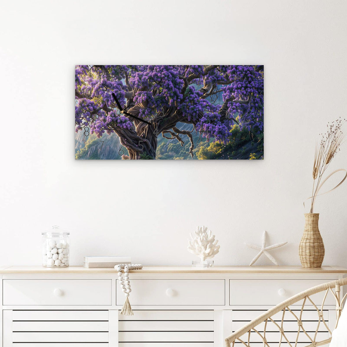 Wanduhr Magischer Baum aus Glas – Querformat 60 × 30 cm – Fliederblühender Baum über sanften Hügeln