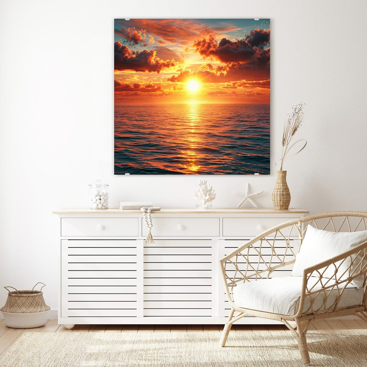 Glasbild Wolken im Abendrot an der Wand – tief stehende Sonne über dem Meer, davor dunkle, glutrot gefärbte Wolken