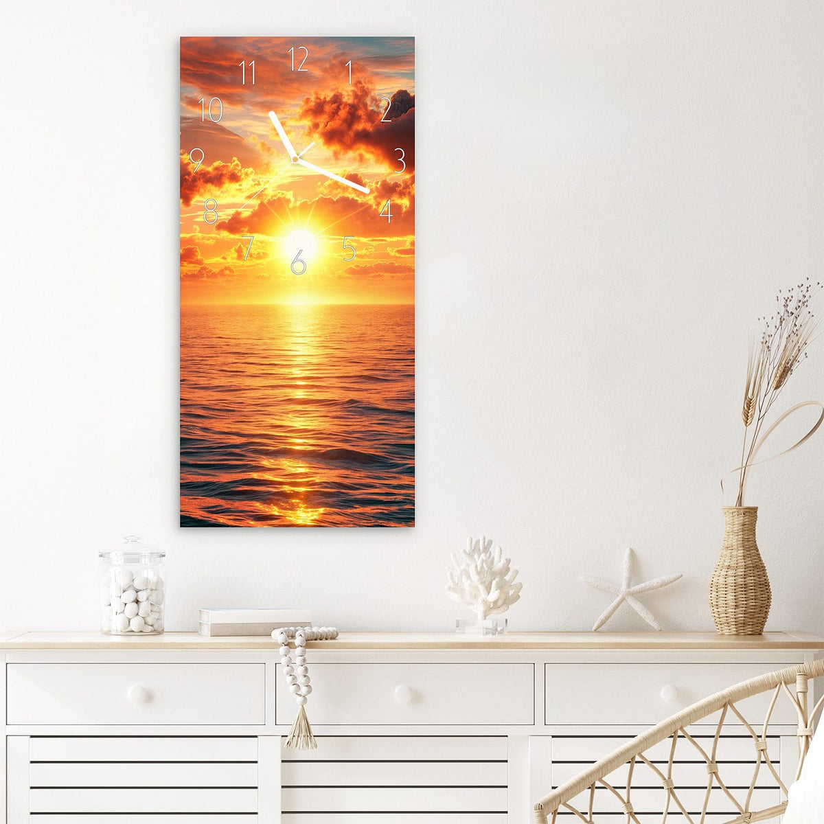 Wanduhr Abendsonne Meer aus Glas – Tiefe Sonne über dunklen Wolken