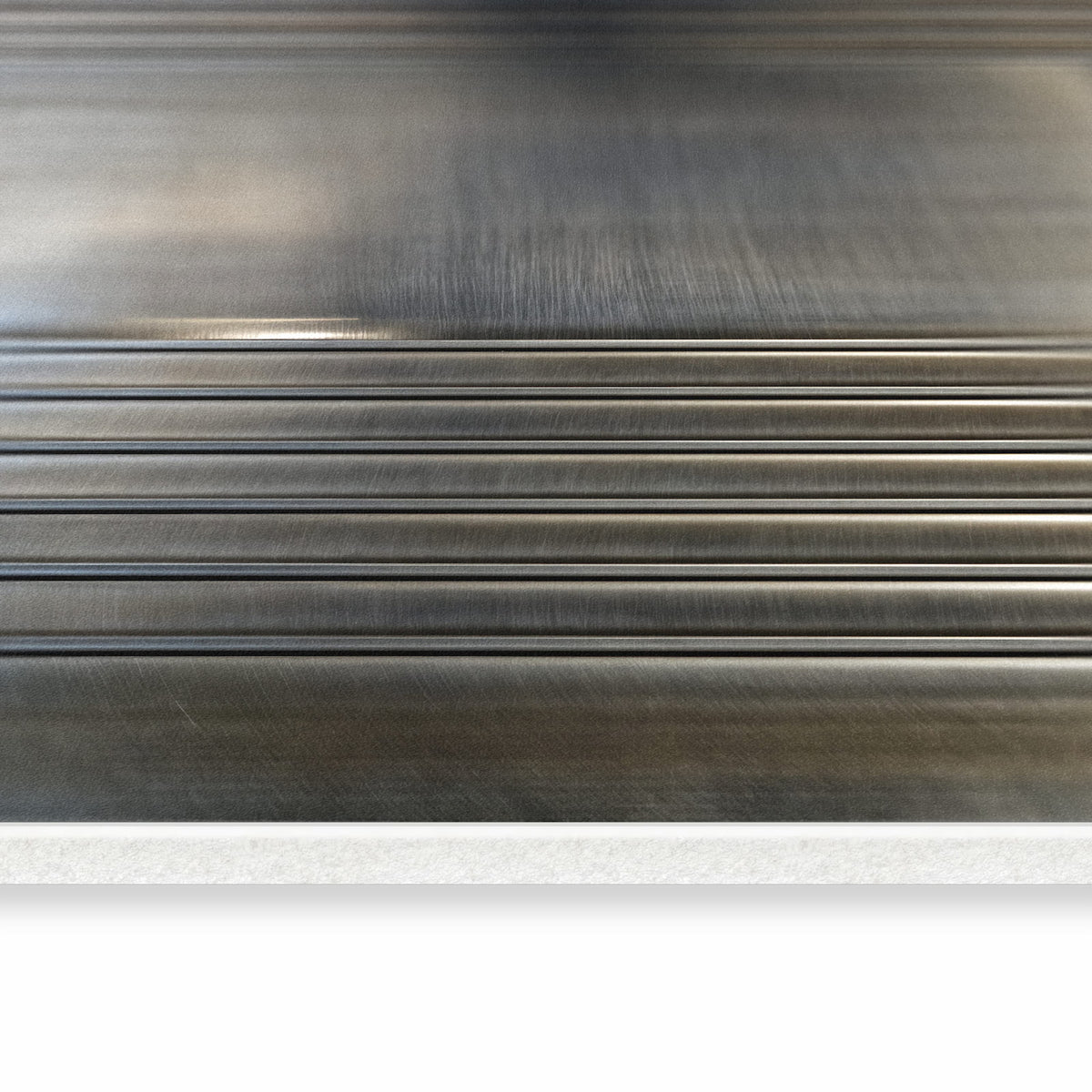 Wasserabweisender Läufer für Eingangsbereich mit Motiv Metallrahmen in seitlicher Ansicht