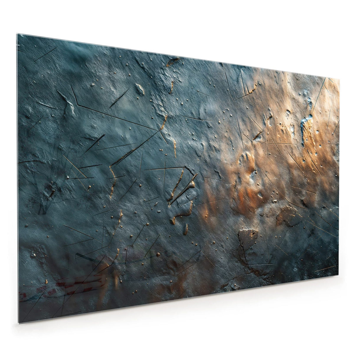 Küchenrückwand aus Glas im Hochformat mit Motiv Zerkratzter Schiefer: Dunkelblaugraue Steinfläche mit feinen Kratzern, Rissen und rostfarbenen Lichtstellen