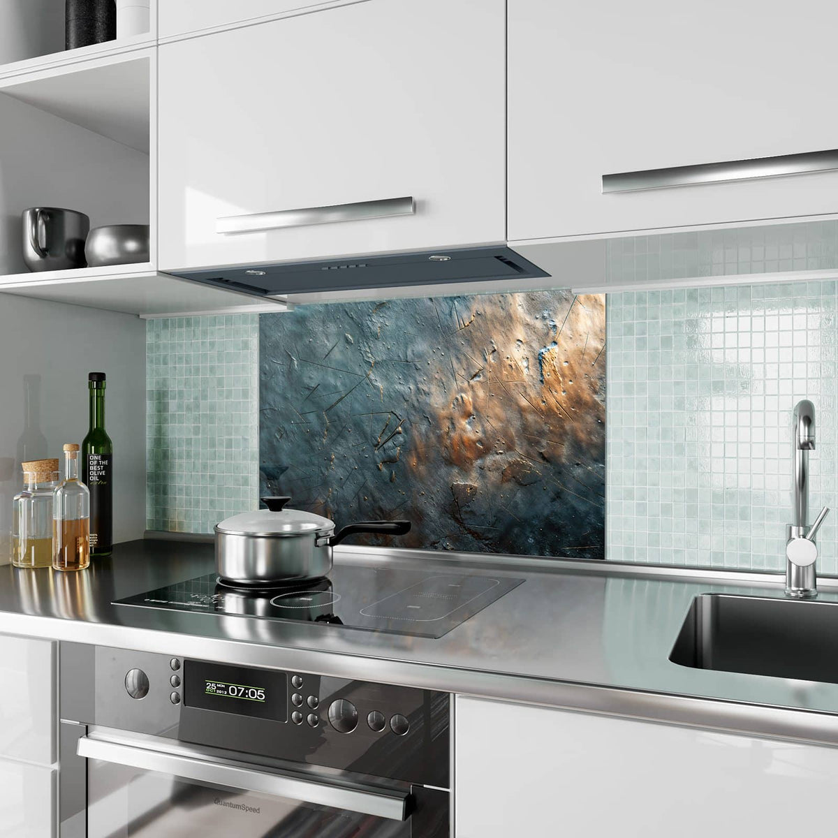 Küchenrückwand aus Glas Zerkratzter Schiefer im Hochformat als Spritzschutz hinter dem Kochfeld, über dem Fliesenspiegel montiert