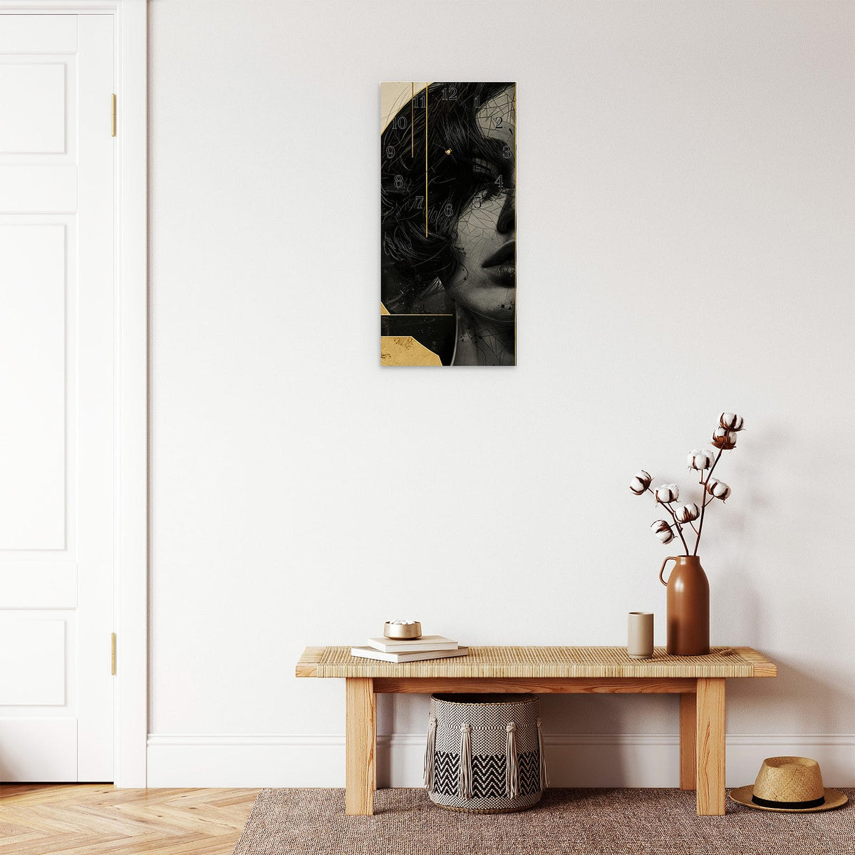 Moderne Wanduhr aus Glas mit Farbtiefe – Wanduhr Künstlerisches Porträt aus Glas – Hochformat 30 × 60 cm
