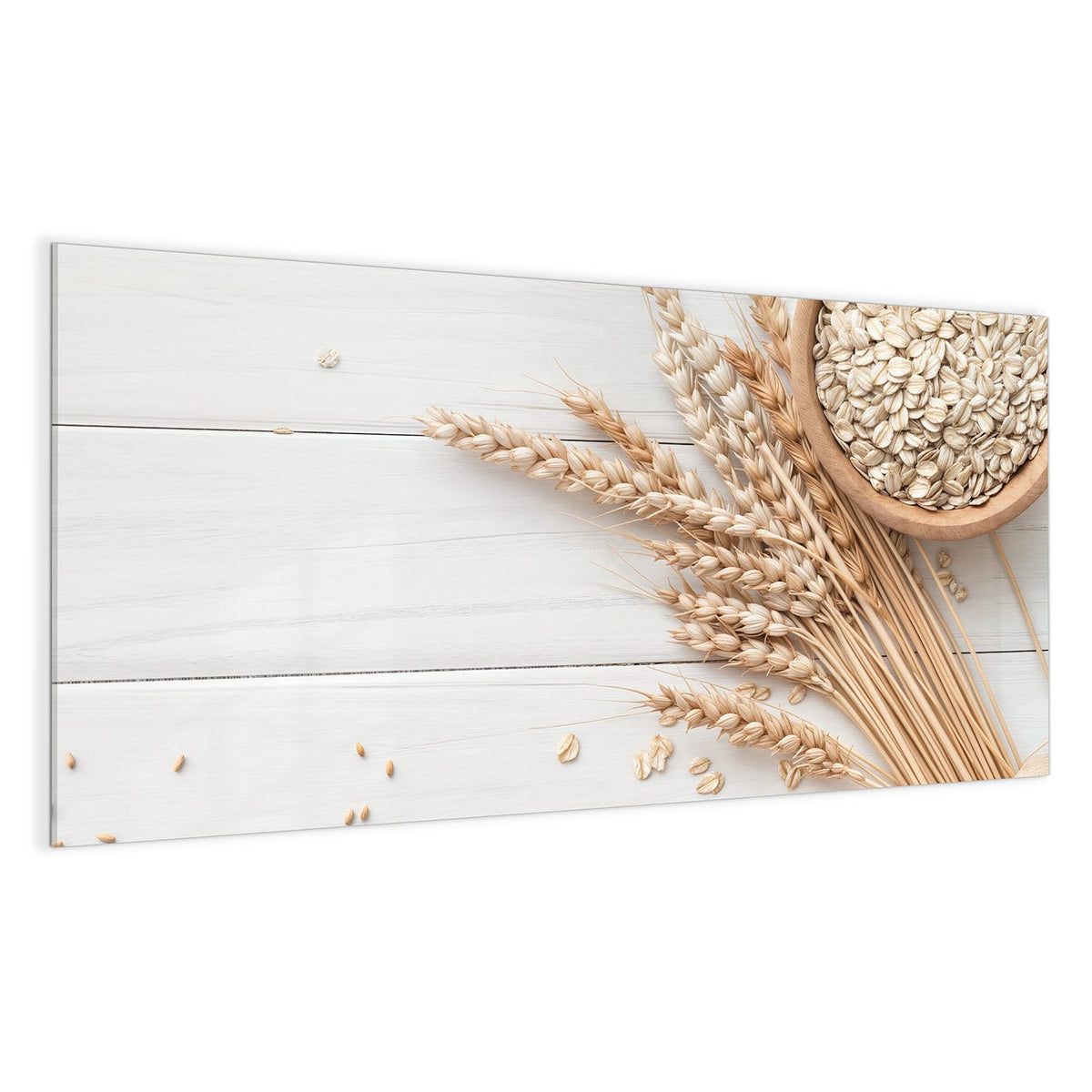 Weizenähren, Holzschale und Holzschaufel mit Haferflocken auf weißen Brettern