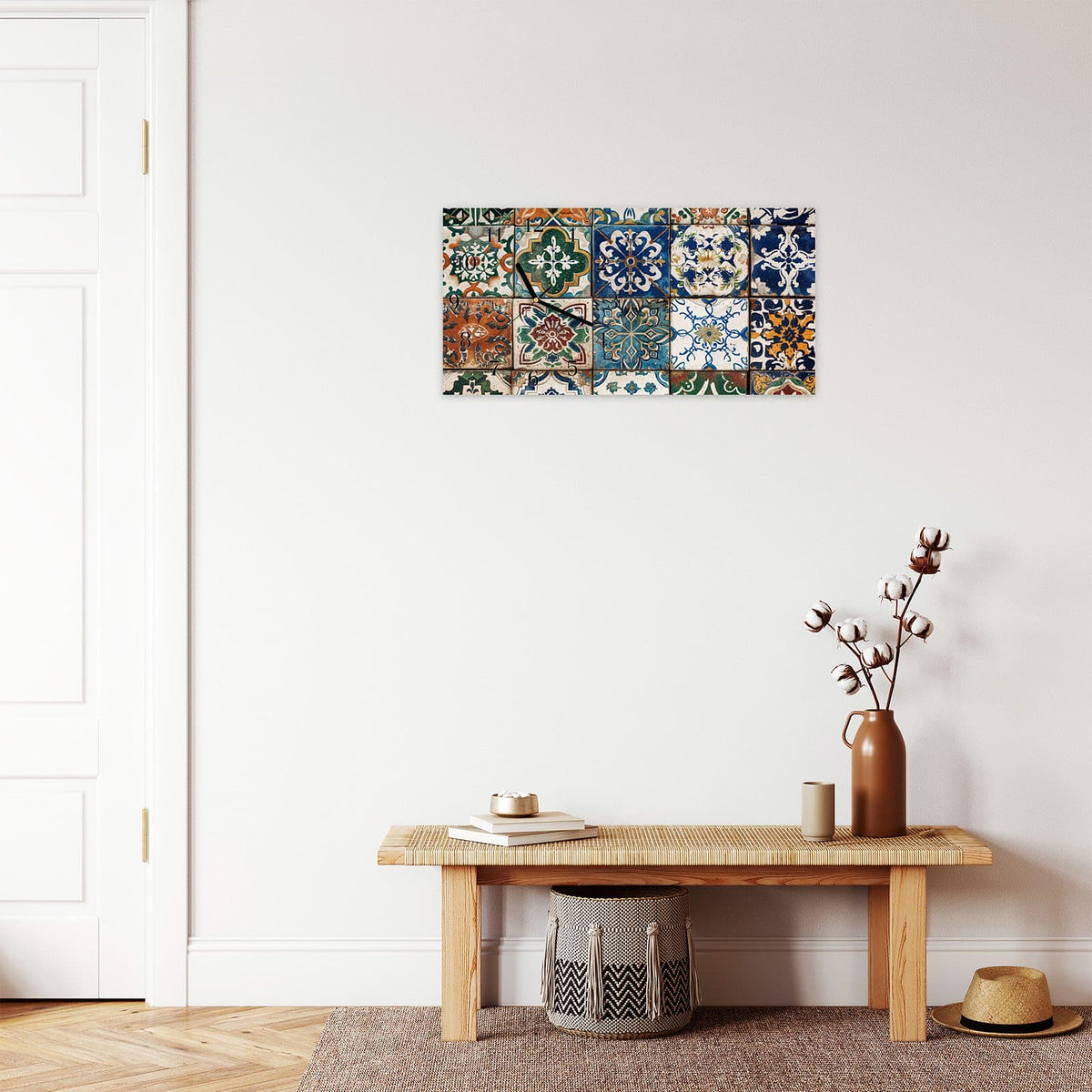 Moderne Wanduhr aus Glas mit Farbtiefe – Wanduhr Bunte Fliesenkacheln aus Glas – Querformat 60 × 30 cm