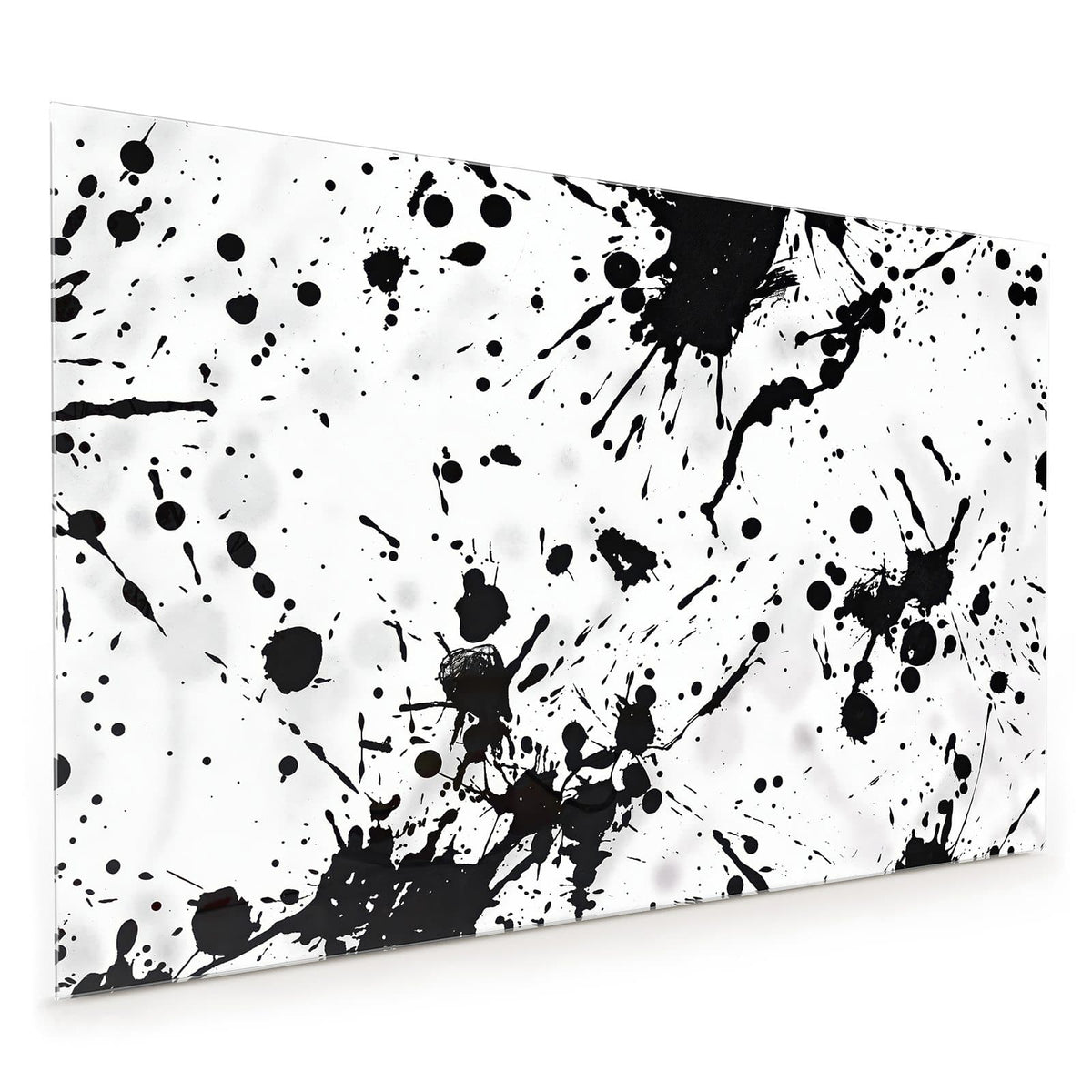 Küchenrückwand aus Glas im Hochformat: Schwarze Tintenspritzer und Kleckse auf reinem Weiß, keine Buntfarbe