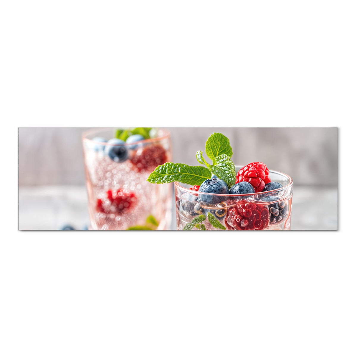Rutschfester langer Teppich für Flur mit Motiv Cocktail Beeren in Frontansicht