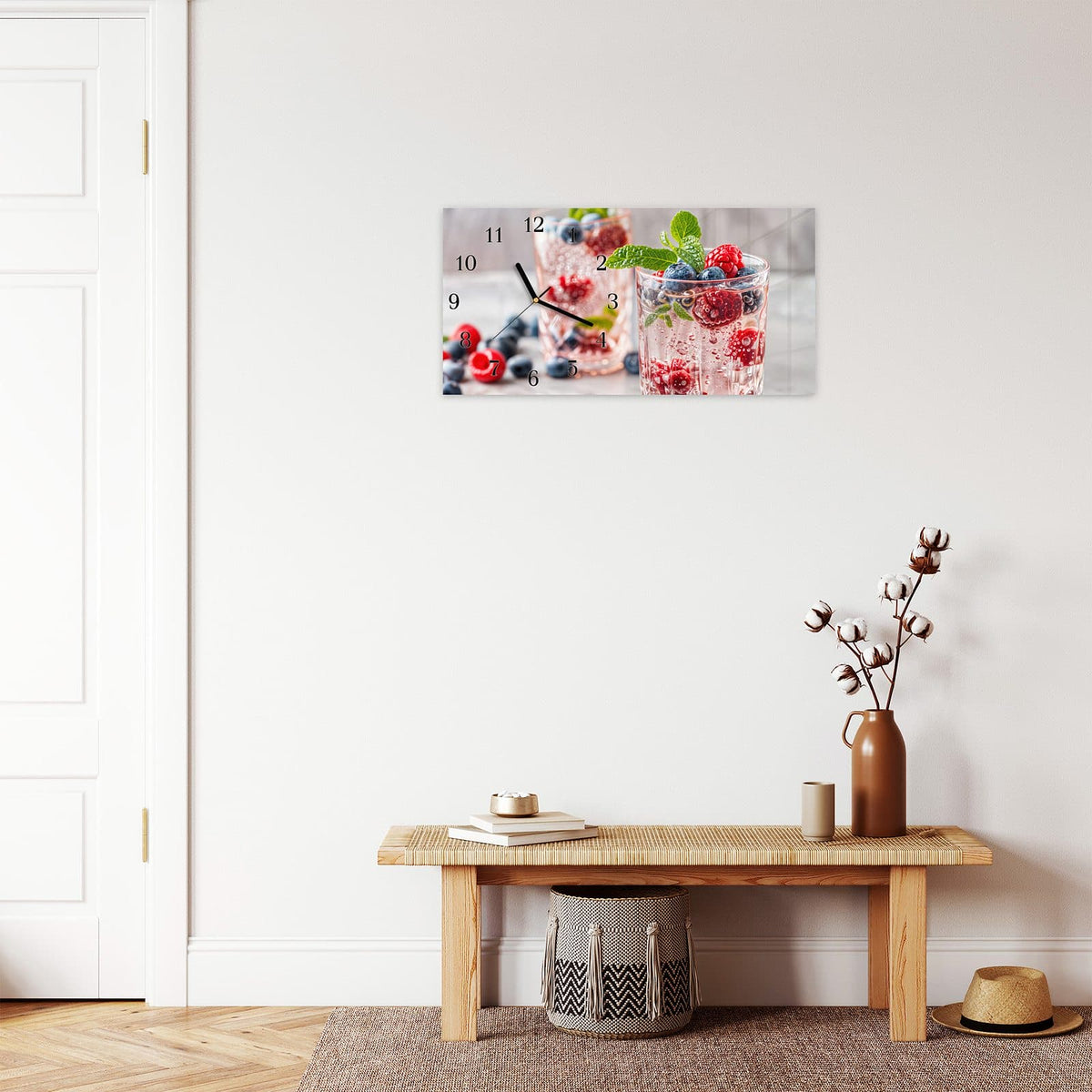 Moderne Wanduhr aus Glas mit Farbtiefe – Wanduhr Cocktail Beeren aus Glas – Querformat 60 × 30 cm